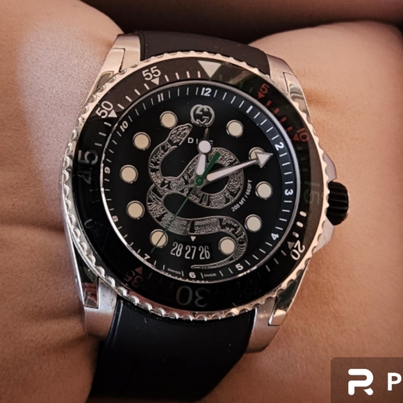 Mens Luxury Authentic Gucci watch - Picture 2 of 7